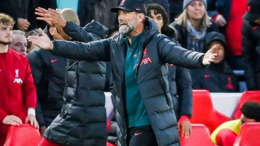 Klopp hopes Guardiola will not stay at City